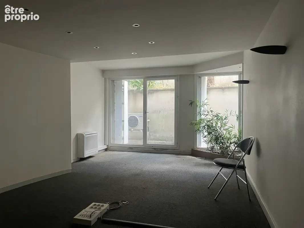 Ensemble immobilier à usage professionnel ou commercial à Périgueux - photo 7