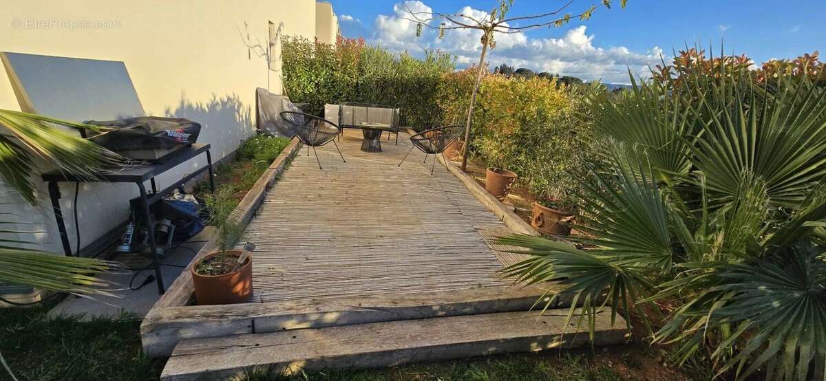 Appartement à LE LUC