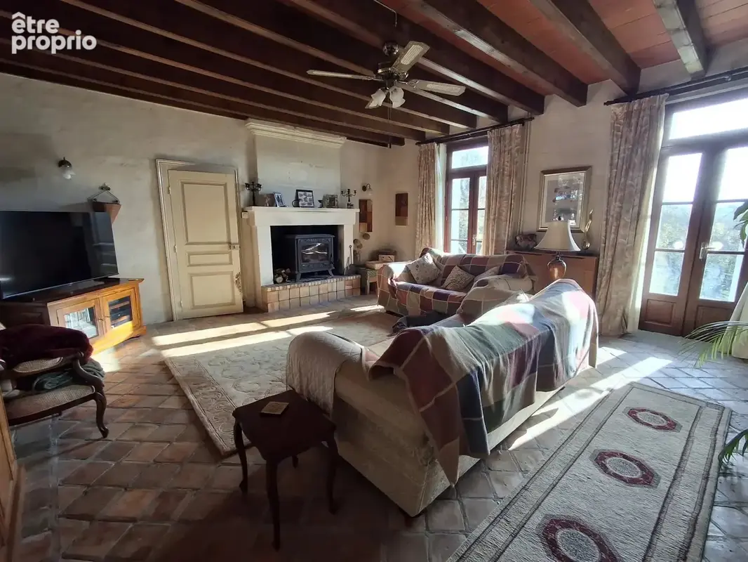 Charmante propriété équestre avec carrière en sable, granges, piscine et plus de 4 hectares de terrain - photo 4