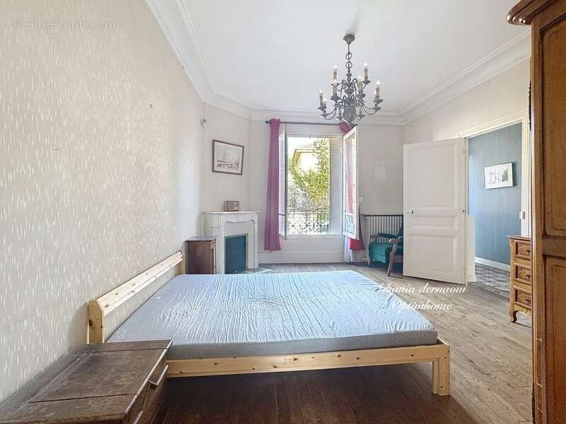 Maison à LE PERREUX-SUR-MARNE