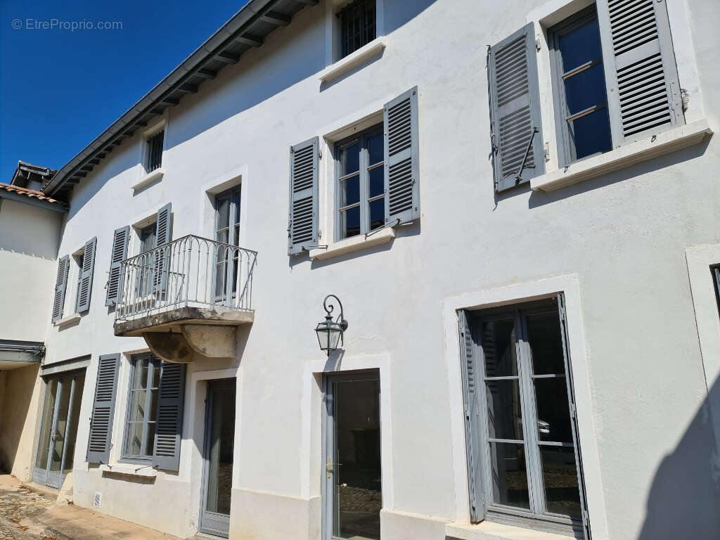 Appartement à CHAMPAGNE-AU-MONT-D'OR