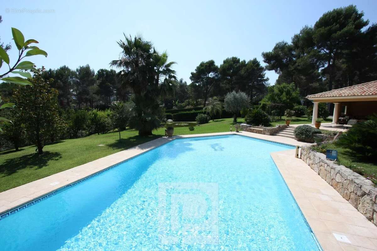 Maison à MOUGINS