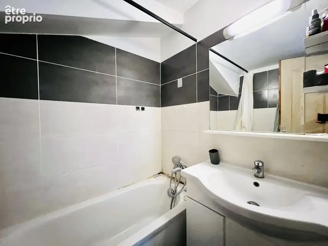 Vente Appartement 4 pièces de 55 m2   Clermont-l’Hérault - photo 6