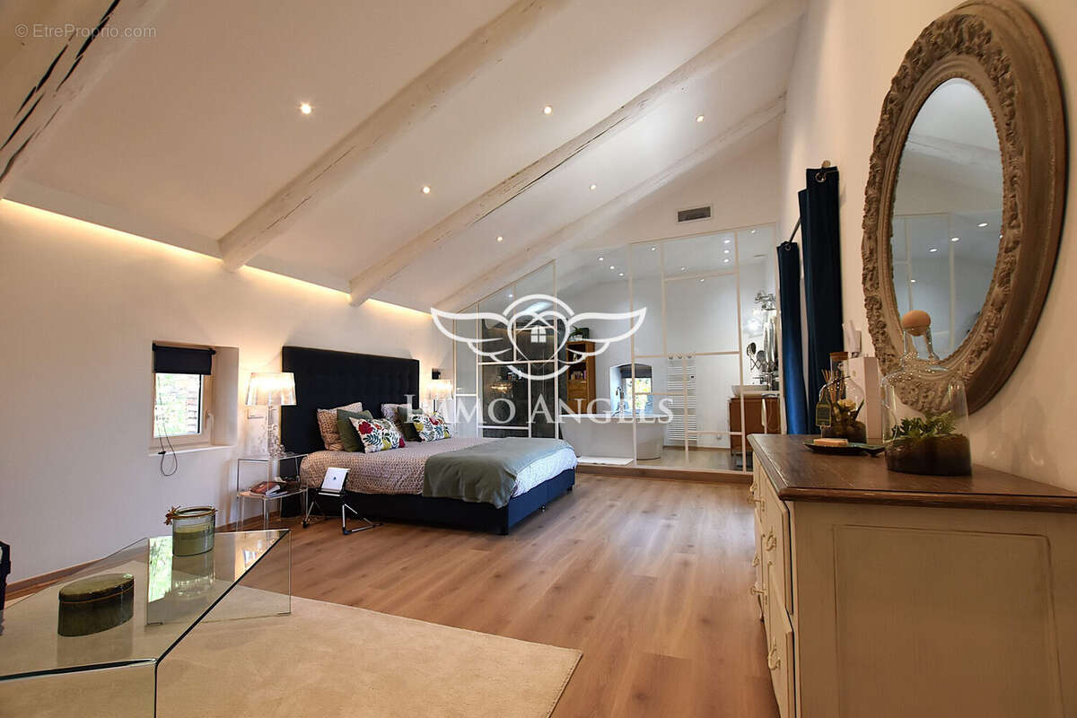 Maison à SAINTE-CECILE-LES-VIGNES