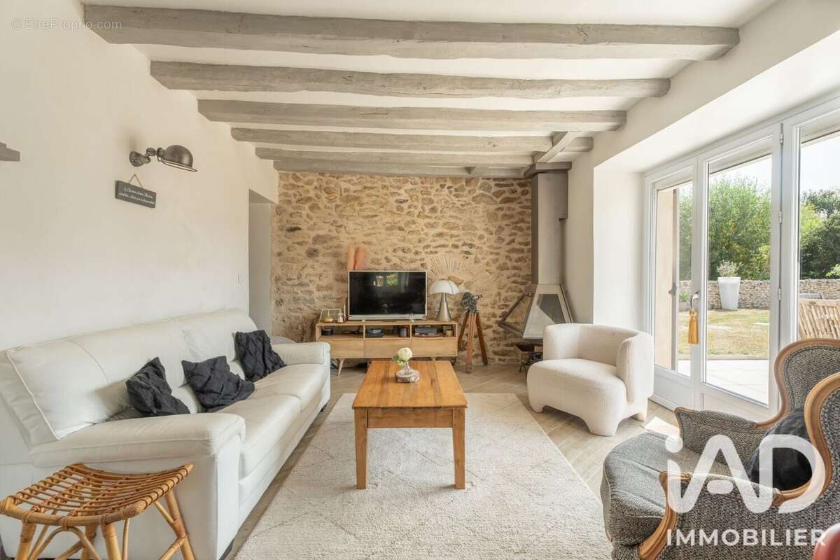 Maison 130 m² à Cernay-La-Ville  - photo 2