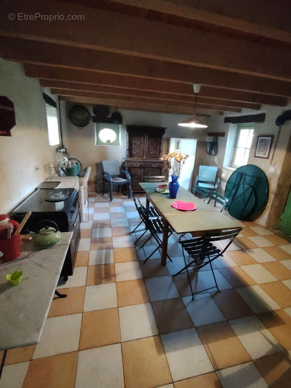 Maison à LACROIX-SUR-MEUSE