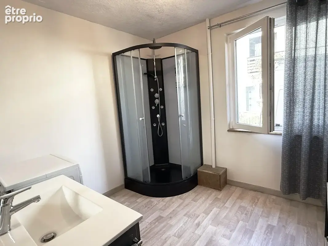 Appartement 2 pièces 52 m² à vendre à Chatelguyon (63140) - photo 5