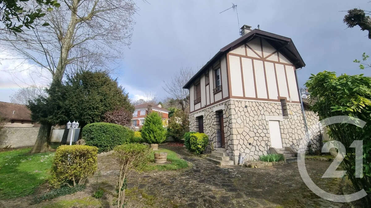 Maison à SAINT-MAUR-DES-FOSSES