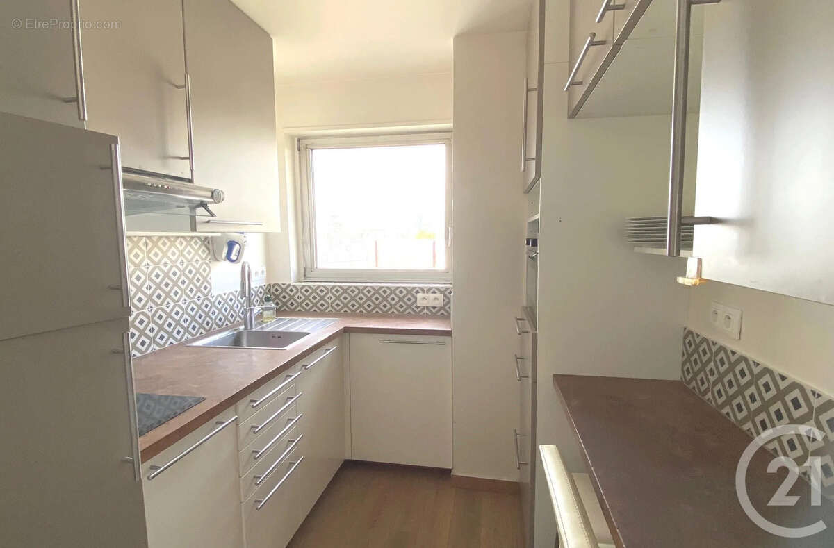 Appartement à NEUILLY-SUR-SEINE