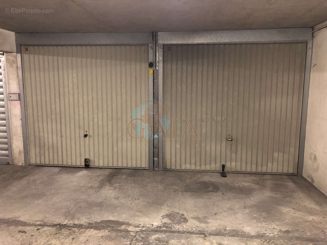 Parking à CANNES