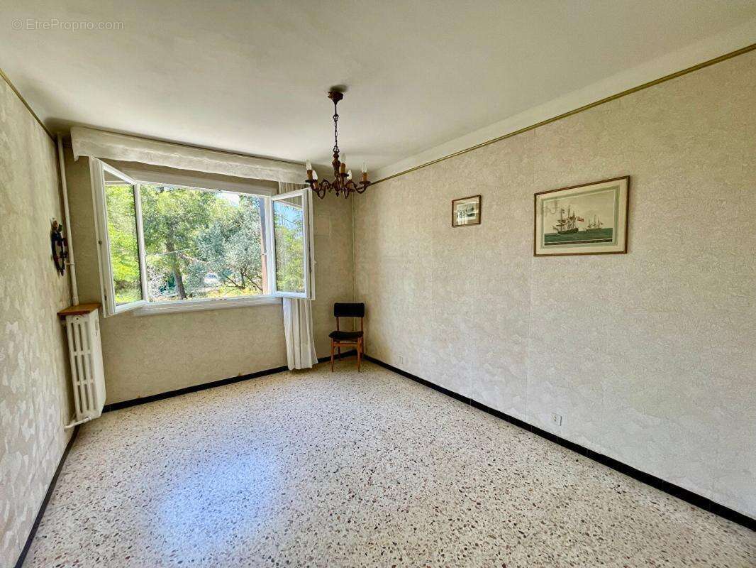 Belle opportunité - T4 avec extérieur - Toulon (83200) - photo 8