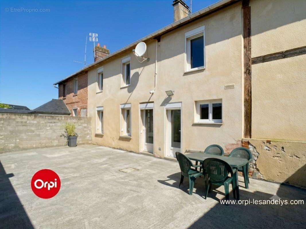 Maison à FLEURY-SUR-ANDELLE