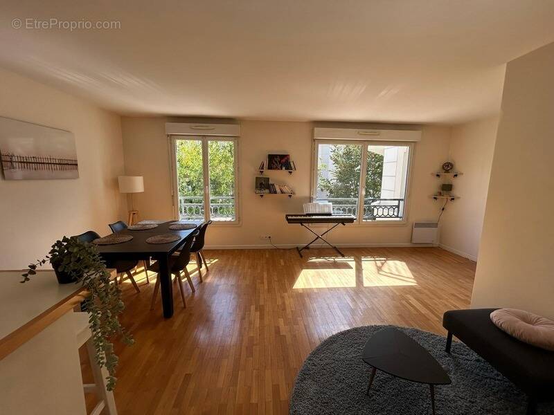 Appartement à LA GARENNE-COLOMBES