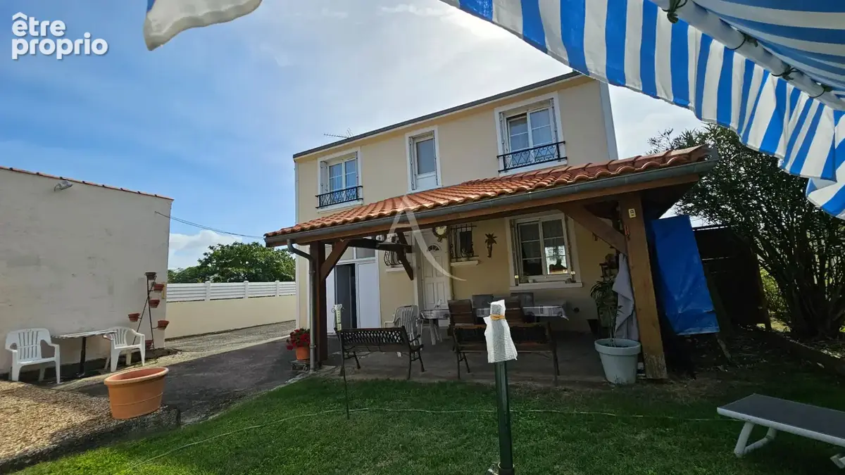 Maison  centre bourg 5 chbres / garage/terrain constructible - photo 1