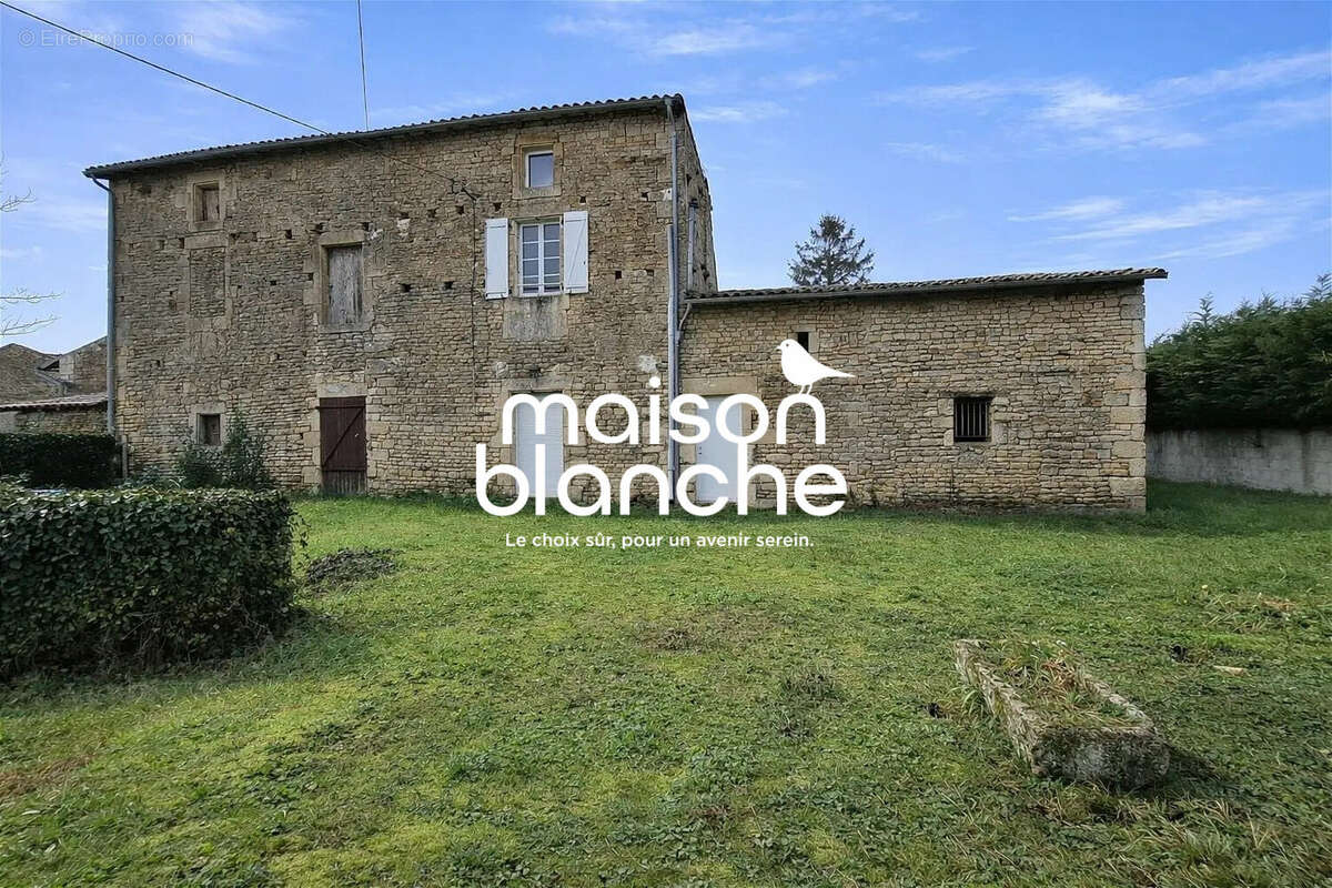 Maison à LA CRECHE