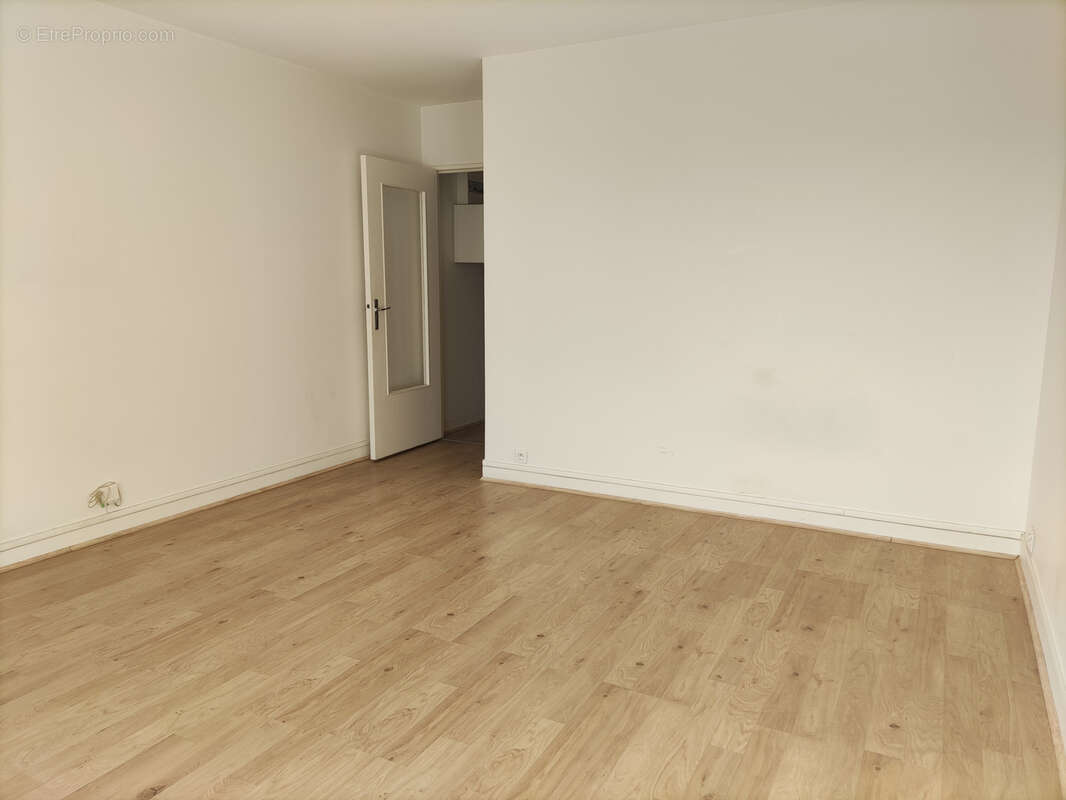Appartement à BURES-SUR-YVETTE