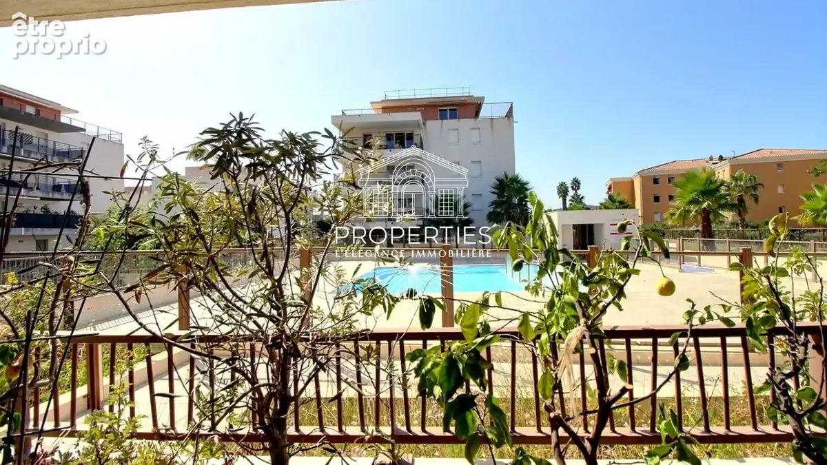 Le lavandou - t3 de 2016 - 68 m² - ascenseur - terrasse 60m² -  piscine - parking x2 - photo 9
