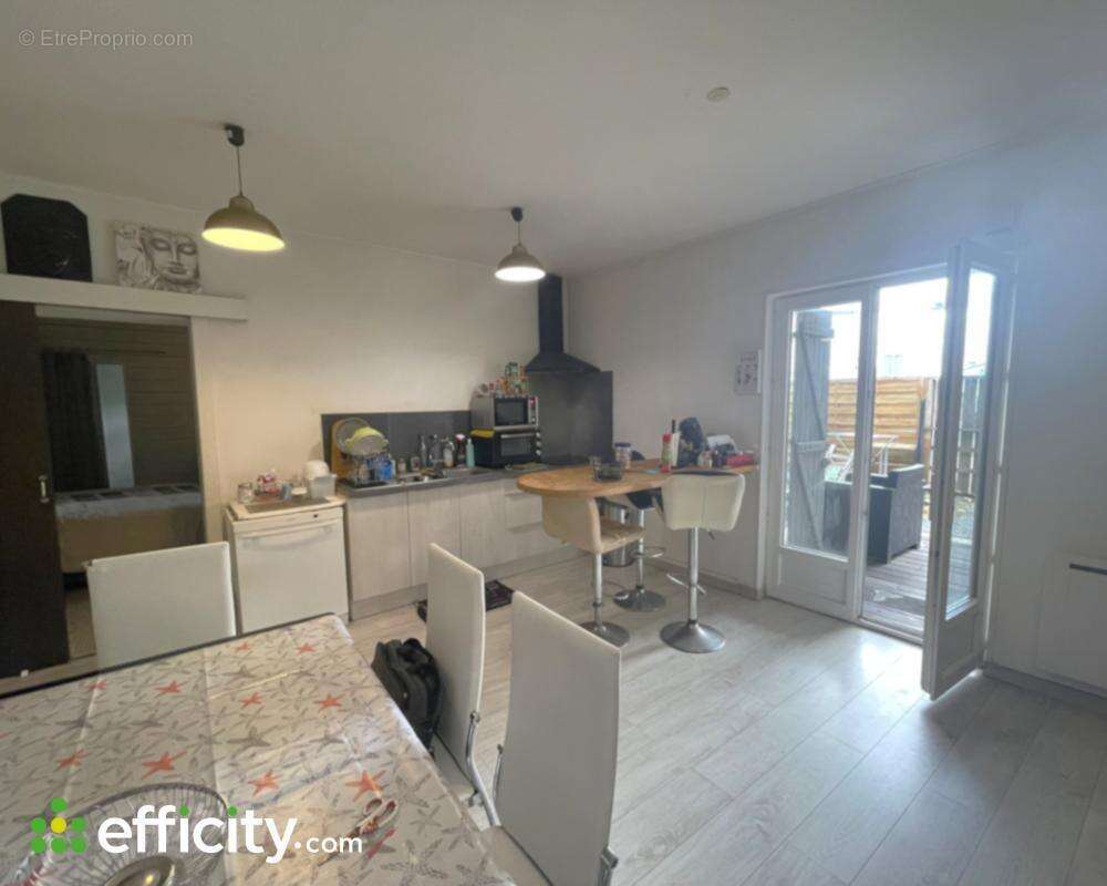 Appartement 155 m² à Saint-Medard-De-Guizieres  - photo 12