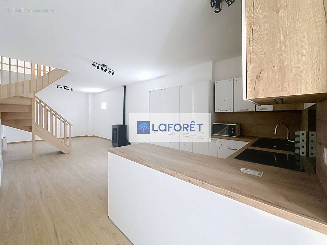 Appartement à SARTROUVILLE