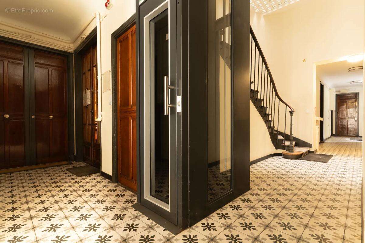 Appartement à COURBEVOIE