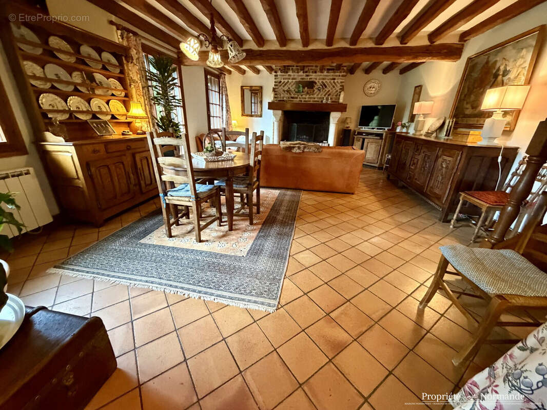 Maison à CORMEILLES