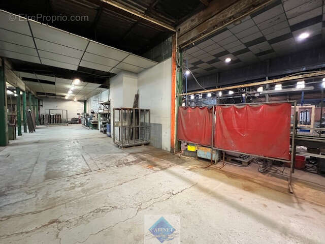 LOCAUX PRO de 5000m2 sur parcelle de 9000m2 - photo 28