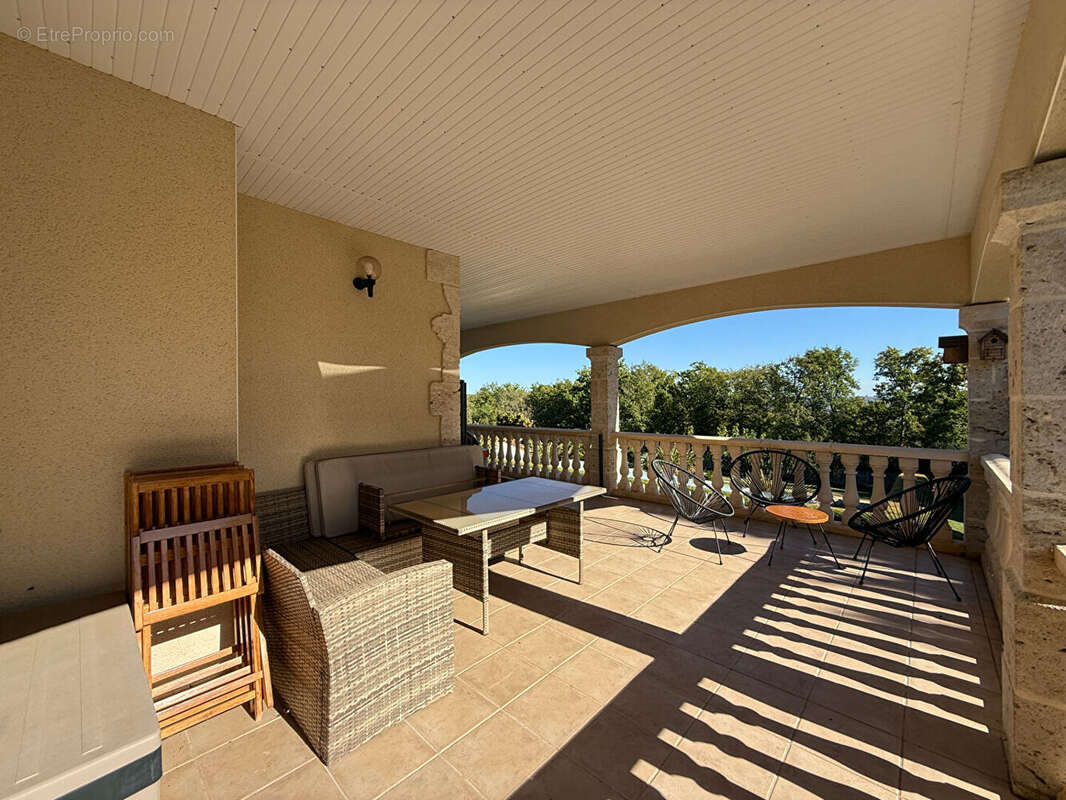 Maison à HAUTEFAGE-LA-TOUR