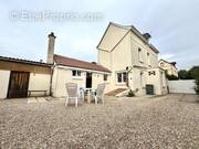 Maison à SAINT-ETIENNE-DU-ROUVRAY