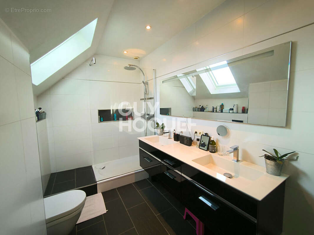 Maison à SAINT-GUINOUX