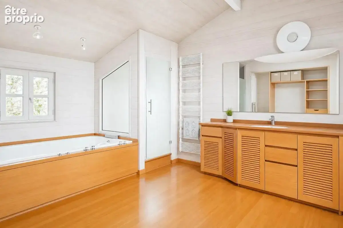 Propriété familiale avec espace bien-être et 8 600 m² de nature - photo 12