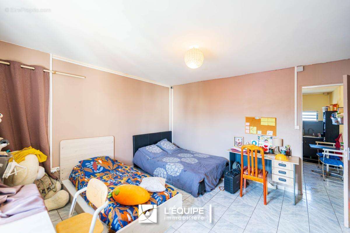 Maison 124 m² à Saint-Benoit  - photo 7