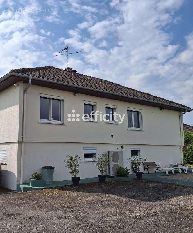 Maison à VILLERSEXEL