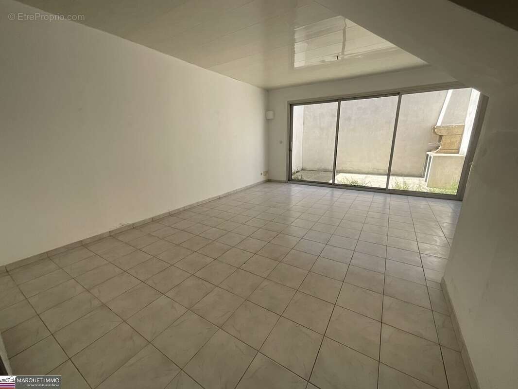 Agréable maison de ville T4 offrant 83 m² avec terrasse de 13 m², au calme sur Béziers Font-Neuve. - photo 4