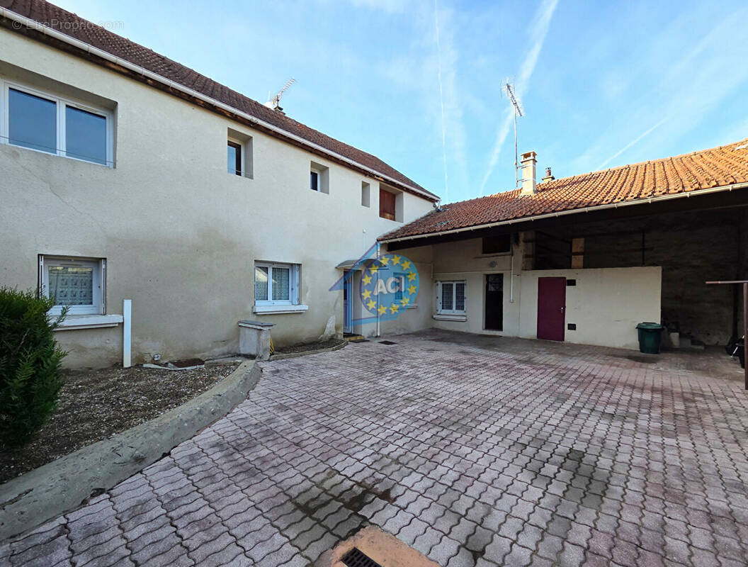 Appartement à PORCHEVILLE