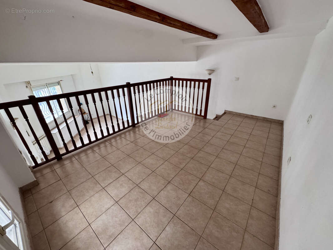 Appartement à MARSEILLE-4E