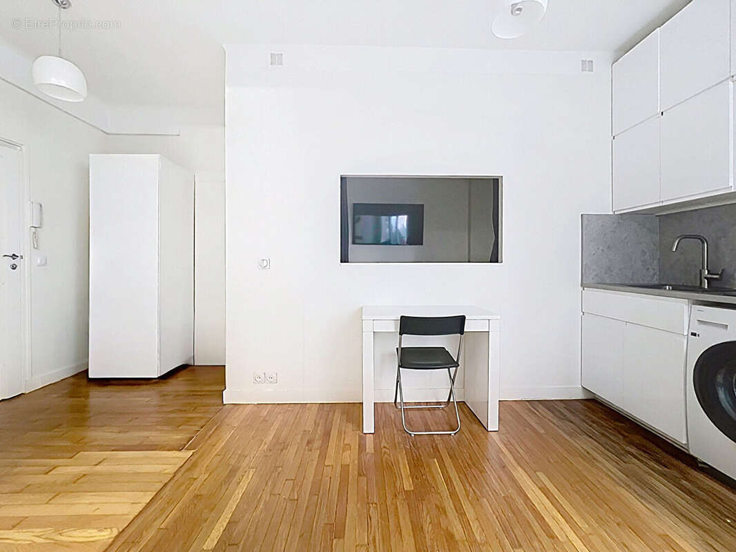 Appartement à PARIS-2E