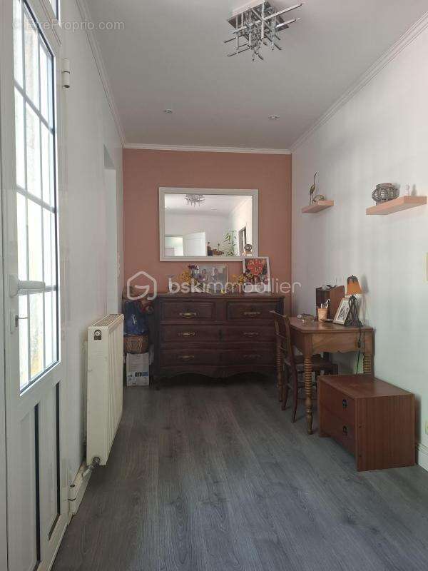 Authentique girondine 260 m² – Terrain arboré de 2 500 m² – Sainte-Terre (33350) - photo 7