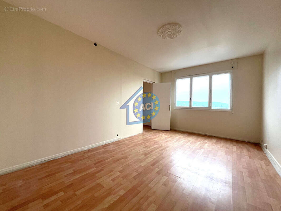 Appartement à MANTES-LA-JOLIE