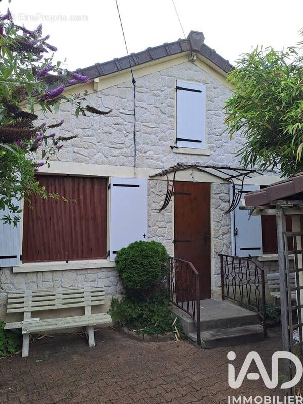 Photo 1 - Maison à SAINT-REMY-LES-CHEVREUSE