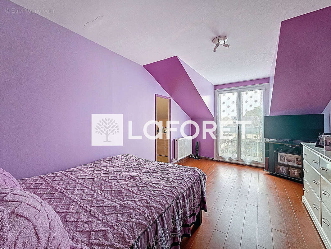 Maison à MOISSY-CRAMAYEL