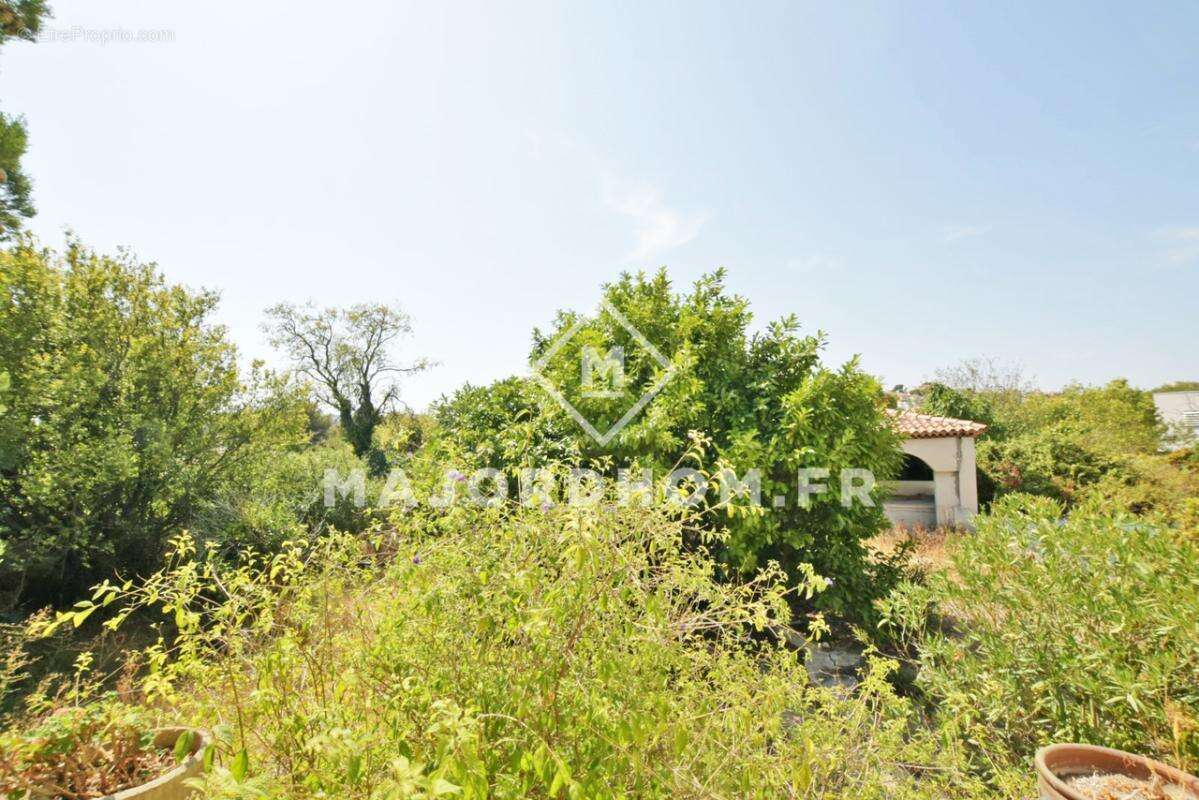 Vend Maison 157m2 terrain de 2193 m2 sans vis à vis  13015 - photo 27