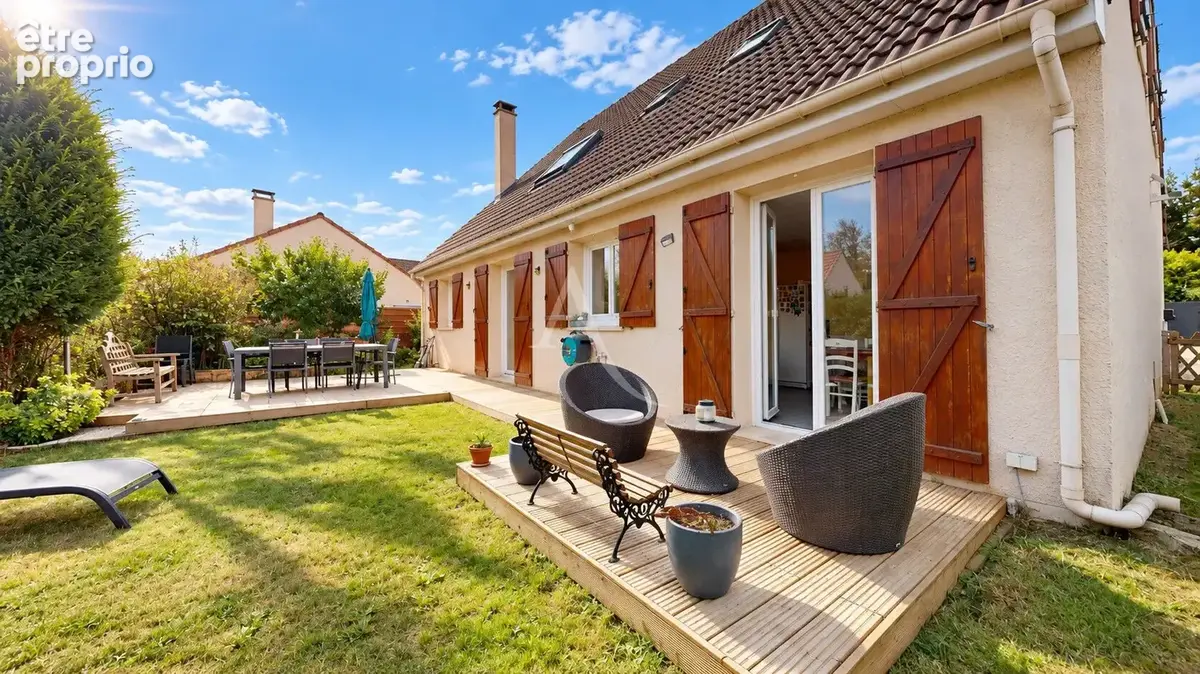 A vendre à Vauréal belle et grande maison familiale de 7 pièces sur terrain de 471 m2 - photo 16