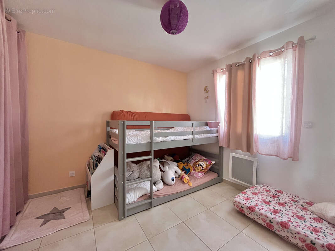 POMEROLS - VILLA 2022 de 85 m² avec 3 chambres, garage et jardin - photo 5