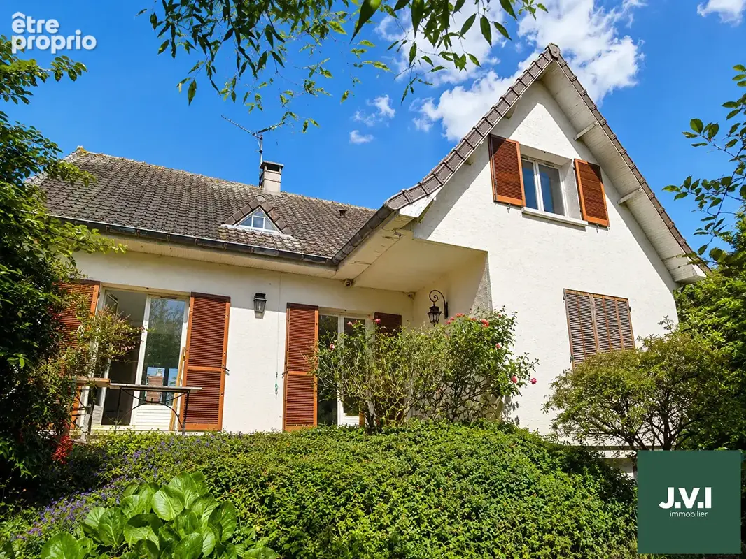A vendre - Bas-Montmorency, Maison familiale 218 m² - 7 pièces, 5 chambres - photo 2