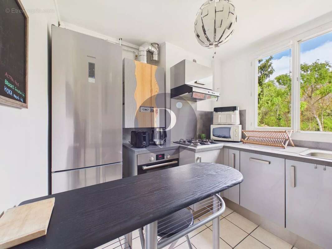 Appartement à VERRIERES-LE-BUISSON