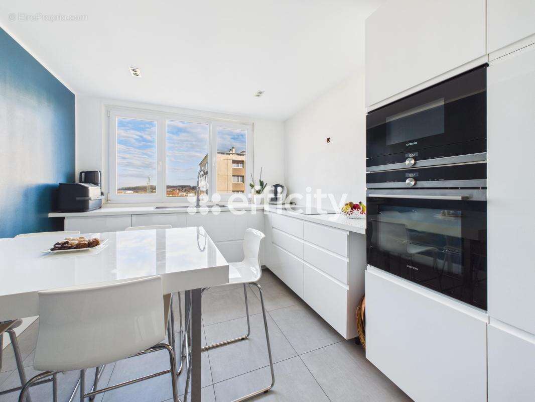 Appartement à RILLIEUX-LA-PAPE