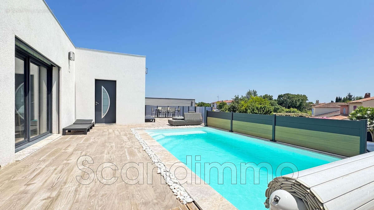 Maison à ROQUEBRUNE-SUR-ARGENS