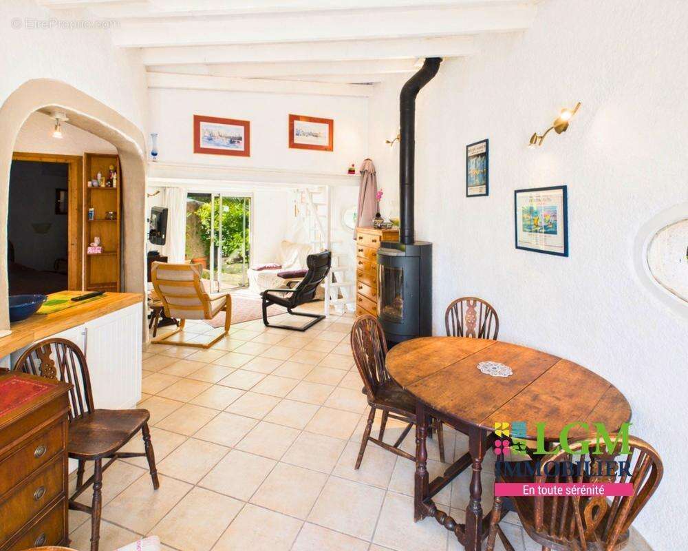 Maison à PLAN-DE-LA-TOUR