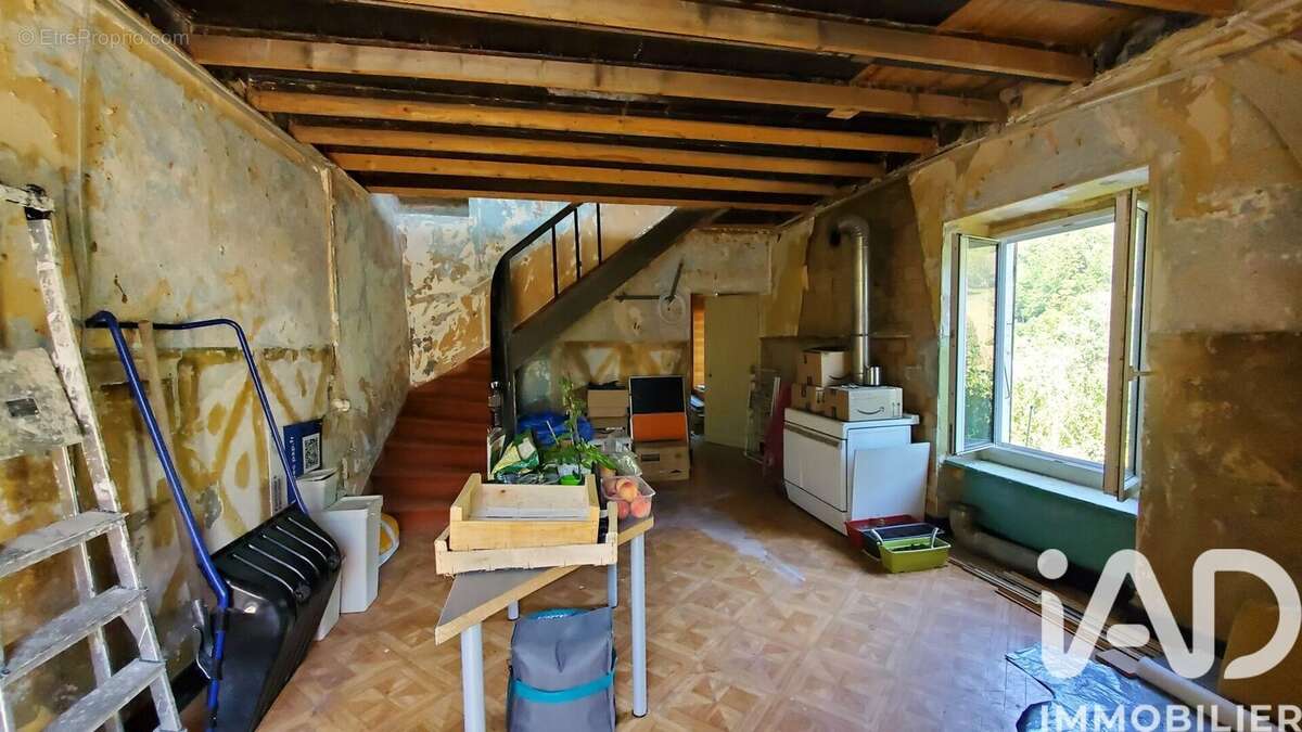 Maison 69 m² à Rencurel  - photo 3
