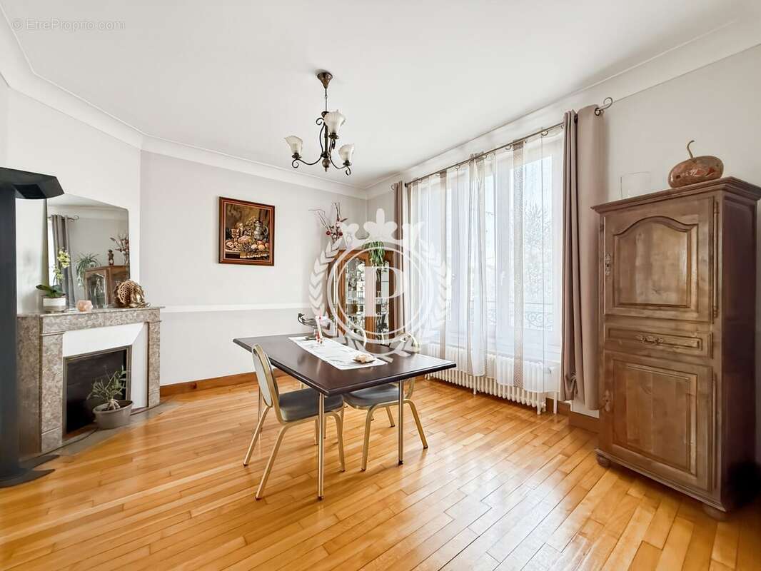 Maison à GRETZ-ARMAINVILLIERS